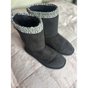 Western Chief Women's Black Boot Size Large Fur Unique Pattern